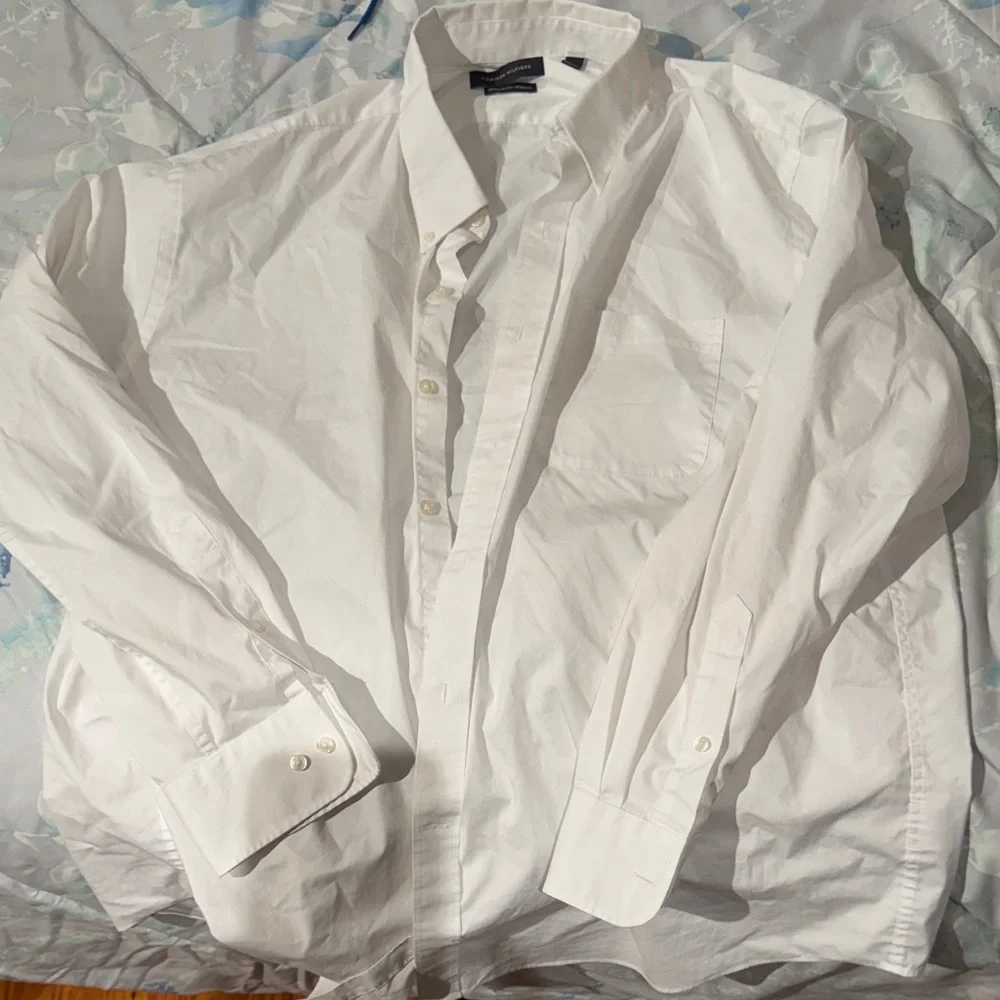 Tommy Hilfiger Classic White Dress Shirt - Picture 1 of 1